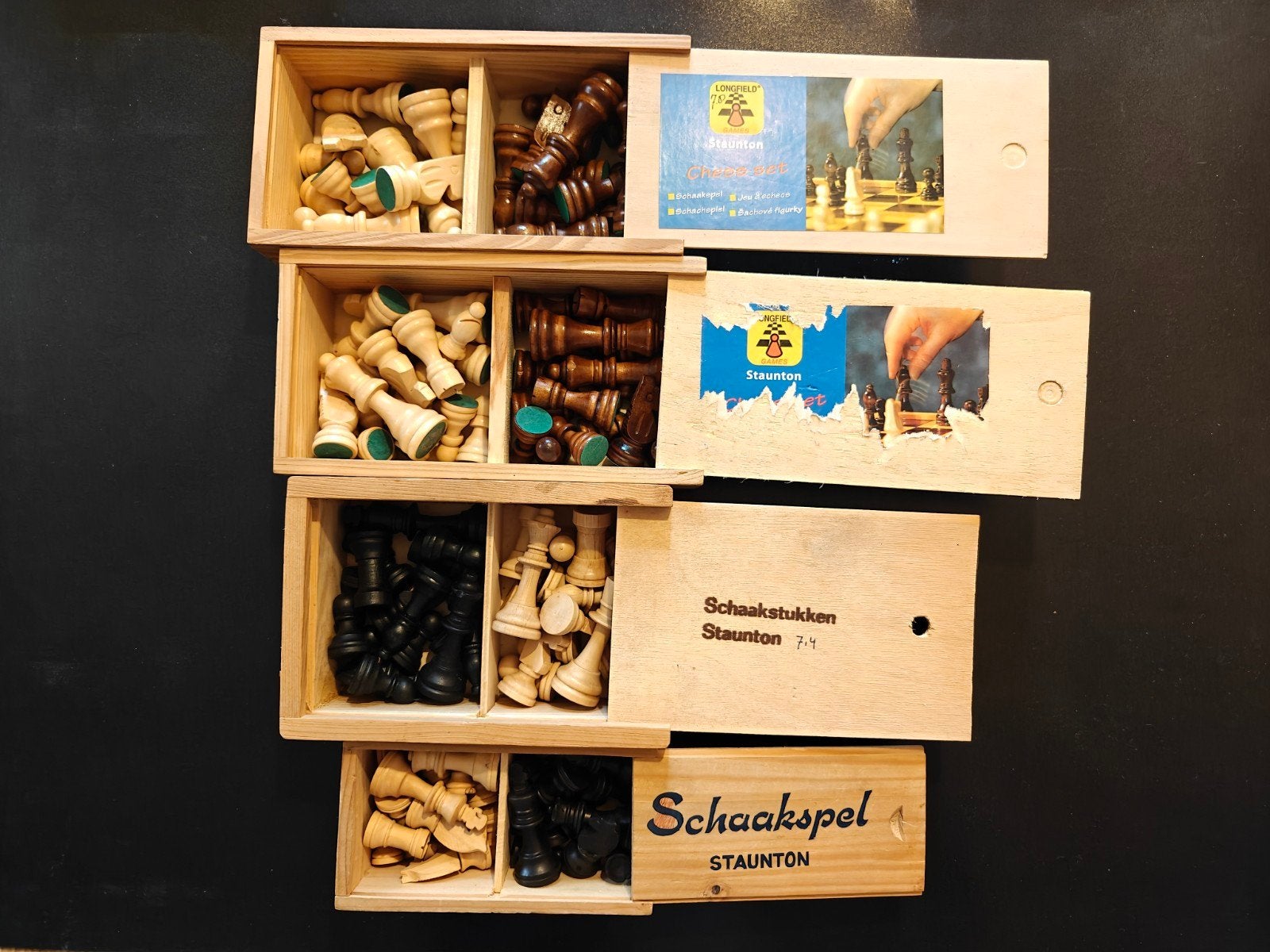 8 Doosjes schaakstukken., Hobby en Vrije tijd, Ophalen of Verzenden, Homas., Longfield., Staunton.