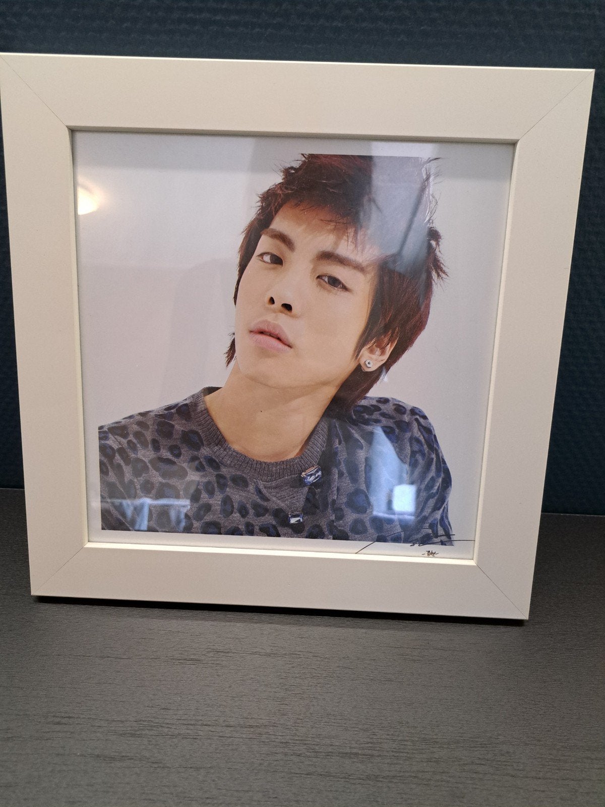 K-Pop Jonghyun SHINee ingelijste foto/print, Ophalen of Verzenden, Print, Print/reproductie, Achter glas