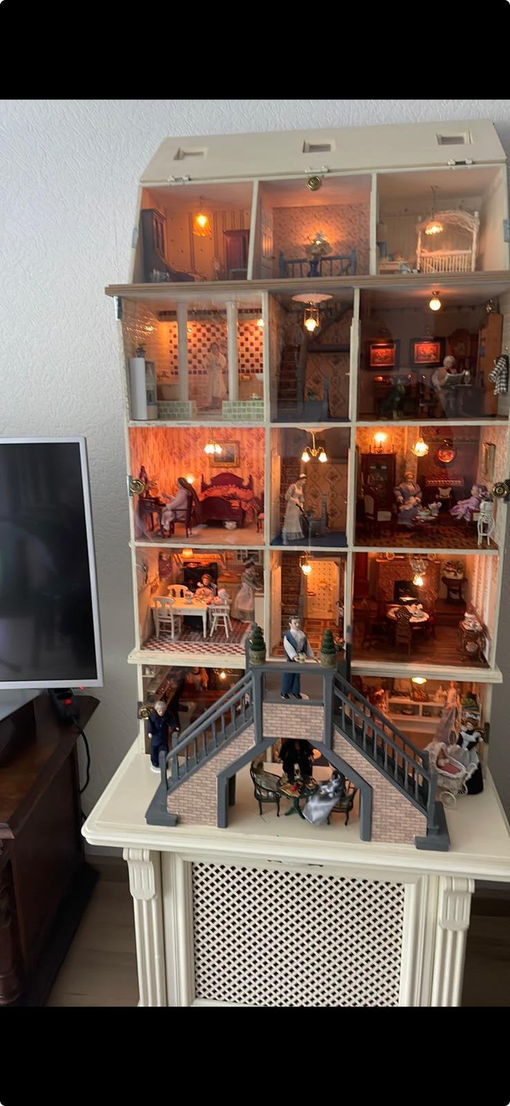 Poppenhuis, Ophalen, Zo goed als nieuw
