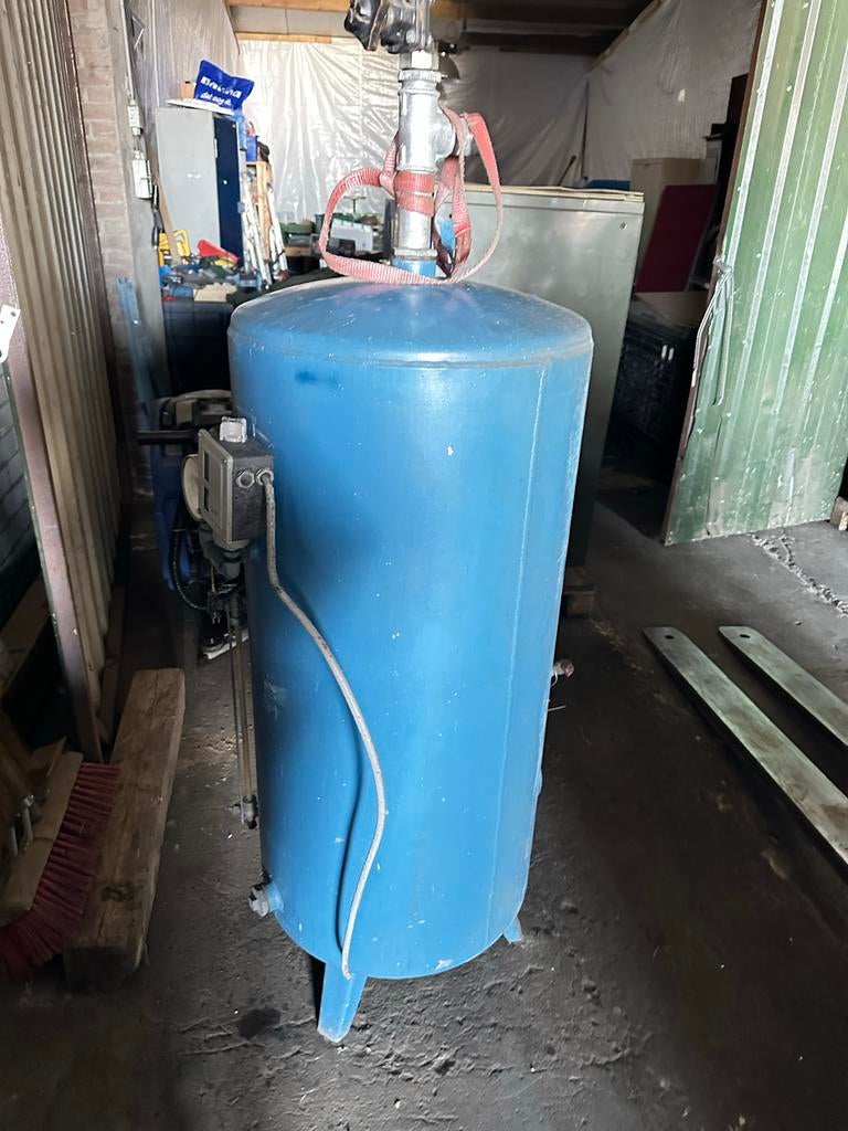 Watertank met pijlglas, drukmeter en overdruk schakelaar, Ophalen of Verzenden, Gebruikt