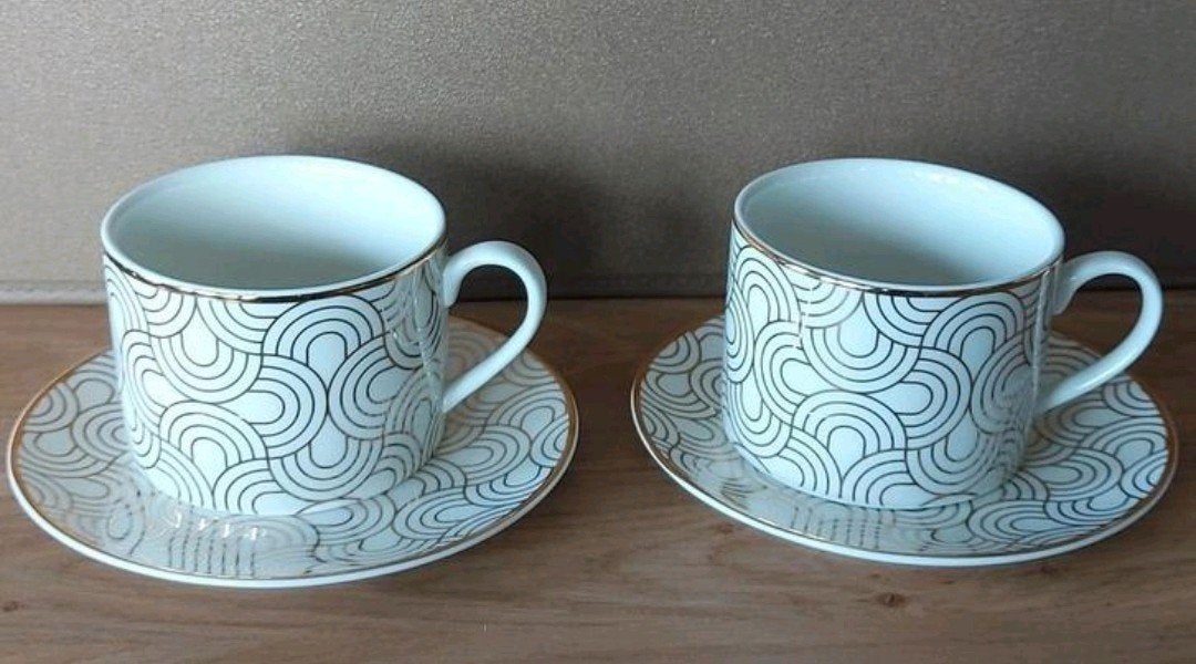 Nieuw H&M Home Kop en Schotel Set - Wit met Goud Patroon, Verzenden, Nieuw, Overige stijlen, Kop(pen) en/of Schotel(s)
