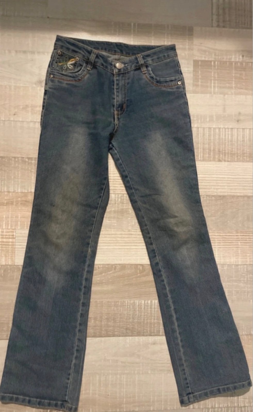 Leuke spijkerbroek met borduursels maat W27, Kleding | Dames, Ophalen of Verzenden, Zo goed als nieuw, Blauw, W27 (confectie 34) of kleiner