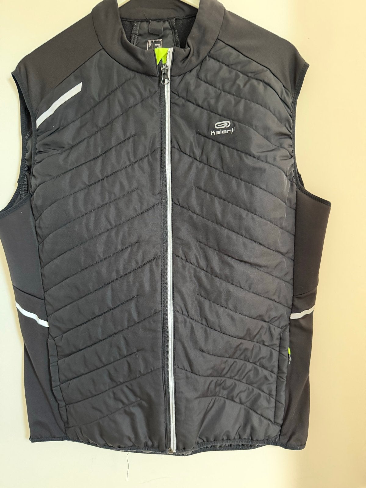 Kalenji hardloop bodywarmer - Zwart - Maat L, Verzenden, Zo goed als nieuw, Maat 52/54 (L), Zwart