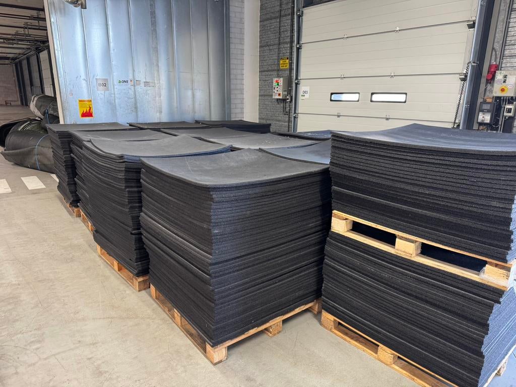 Restpartij Sportvloer Tegels! 100 x 100 x 2cm! €14 per stuk!, Sport en Fitness, Overige Sport en Fitness, Zo goed als nieuw, Ophalen of Verzenden