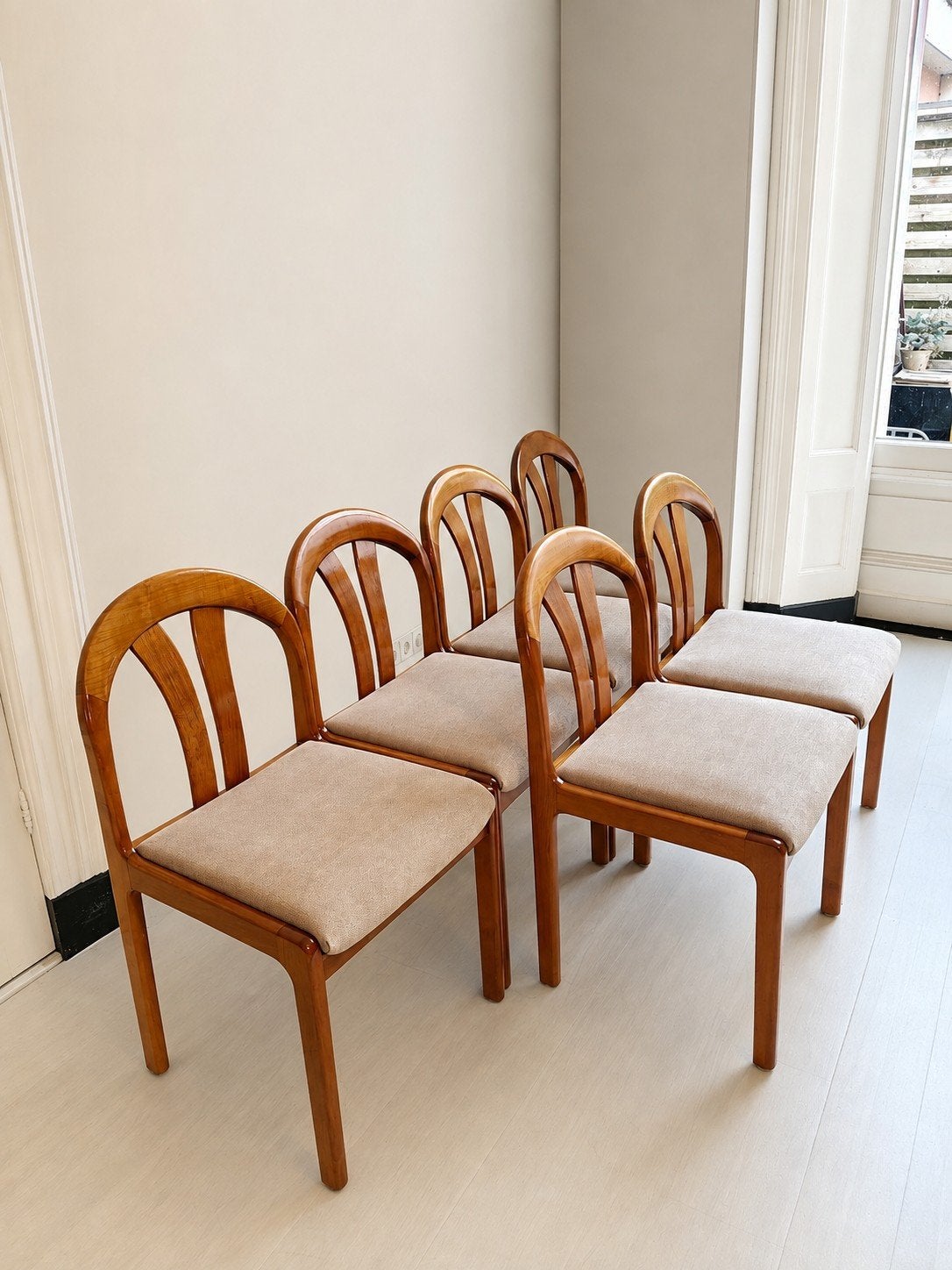Vintage eetkamerstoelen zes / 6 stuks, Gebruikt, Vintage, scandinavisch, Stof, Hoofdstraat 70 Terborg