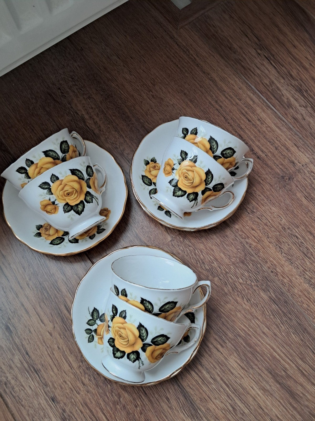 Royal Vale Bone China Kop en Schotel Set - Gele Rozen, Antiek en Kunst, Ophalen