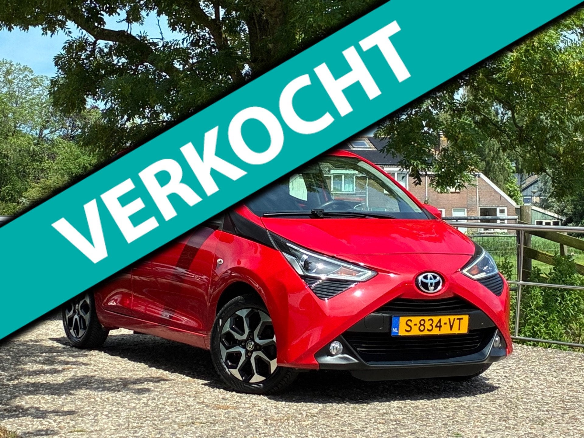 Toyota Aygo 1.0 VVT-i x-cite | Navi + Airco + Bluetooth nu, Voorwielaandrijving, Stof, Gebruikt, 4 stoelen