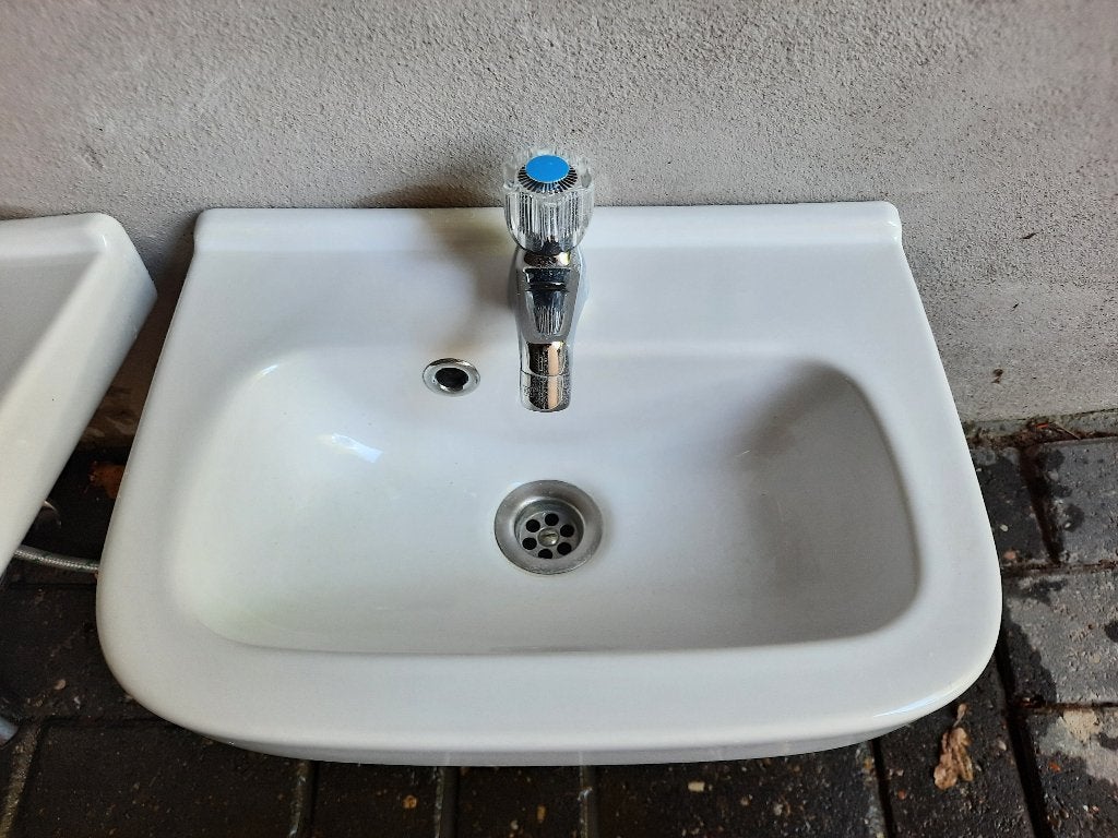 2 x SPHINX toiletfontein wit met kraan., Ophalen, Gebruikt, Overige typen