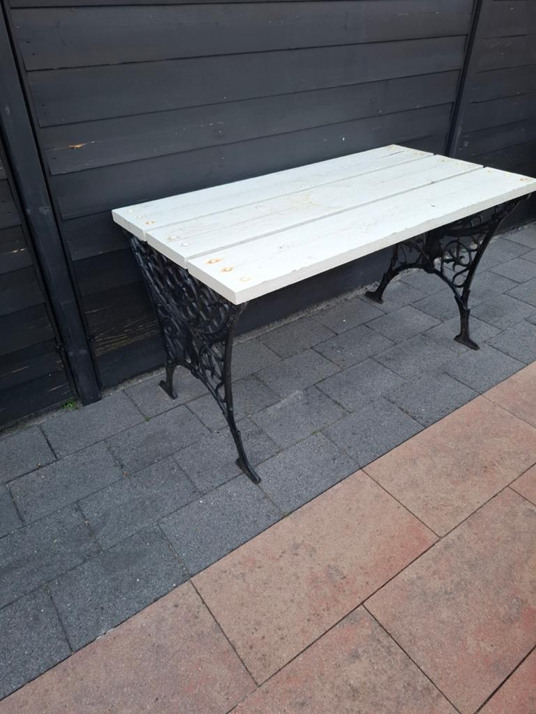 Vintage tuintafel met gietijzeren onderstel, Ophalen, Gebruikt, Rechthoekig, Metaal