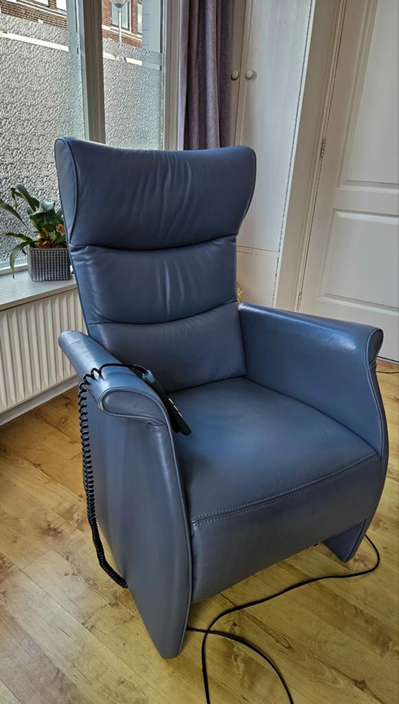 Prominent Frans Molenaar Sta-Op luxe fauteuil/stoel, Ophalen, Gebruikt, Blauw, Modern, Comfort