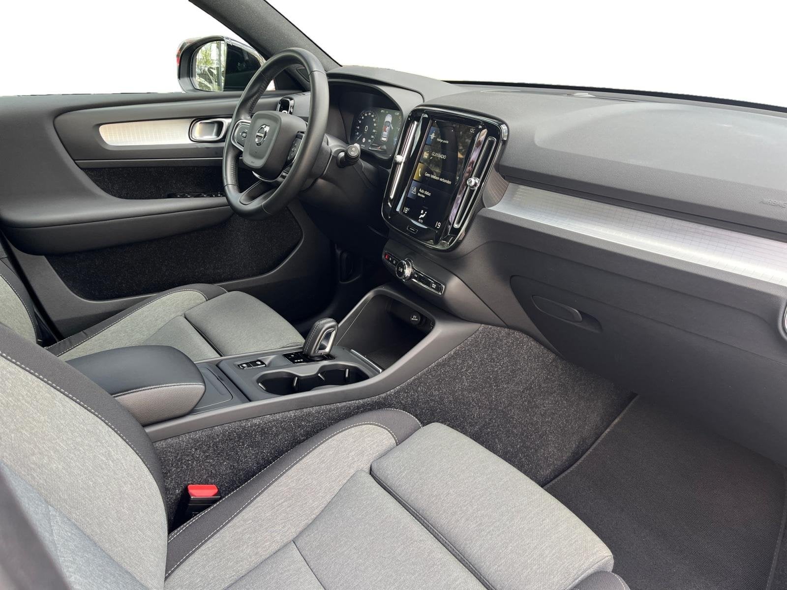 Volvo XC40 1.5 T3 Business Pro | Navigatie | Parkeercamera |, Gebruikt, Euro 6, Origineel Nederlands, SUV of Terreinwagen