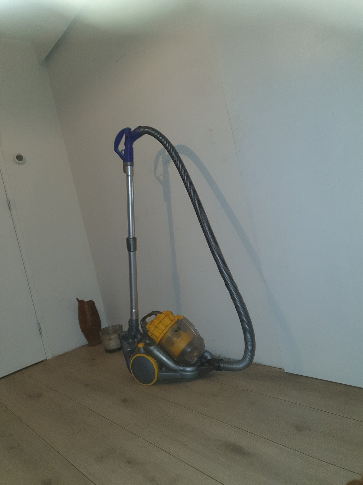 Dyson DC08 TW Sledestofzuiger - 1400W - Met accessoires, Ophalen of Verzenden
