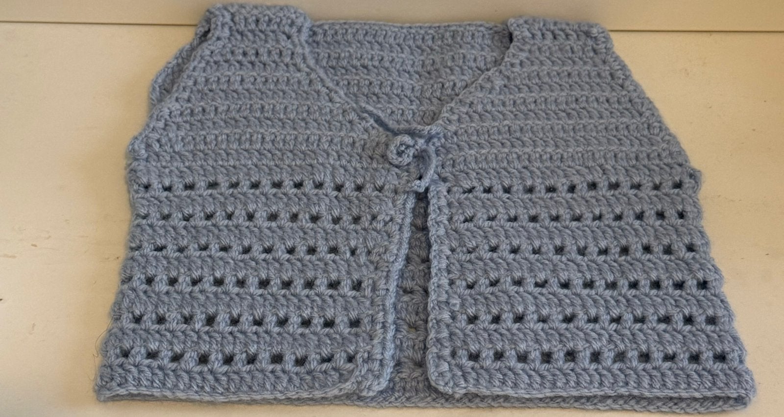 gebreid babyvestje, Ophalen of Verzenden, Nieuw, Jongetje, Truitje of Vestje