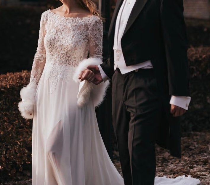 Alma Novia Davina bruidsjurk lange mouwen en lage rug mt 38, Ophalen of Verzenden, Zo goed als nieuw, Wit, Trouwjurk