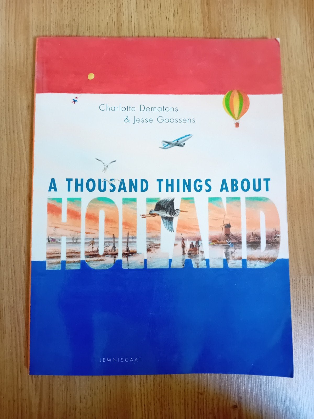 A thousand things about holland - dematons, Boeken, Ophalen of Verzenden, Gelezen