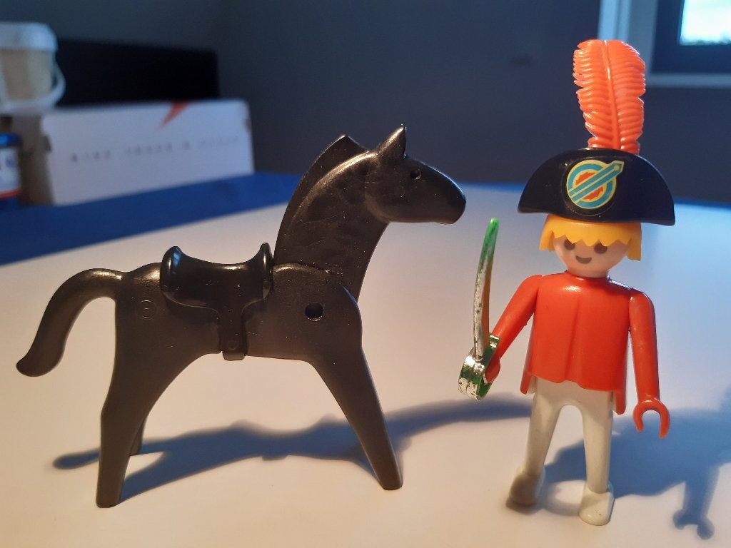 Playmobil 3387 Officier in rode jas met paard - Soldaat., Pirates, Gebruikt, Complete set, Ophalen of Verzenden