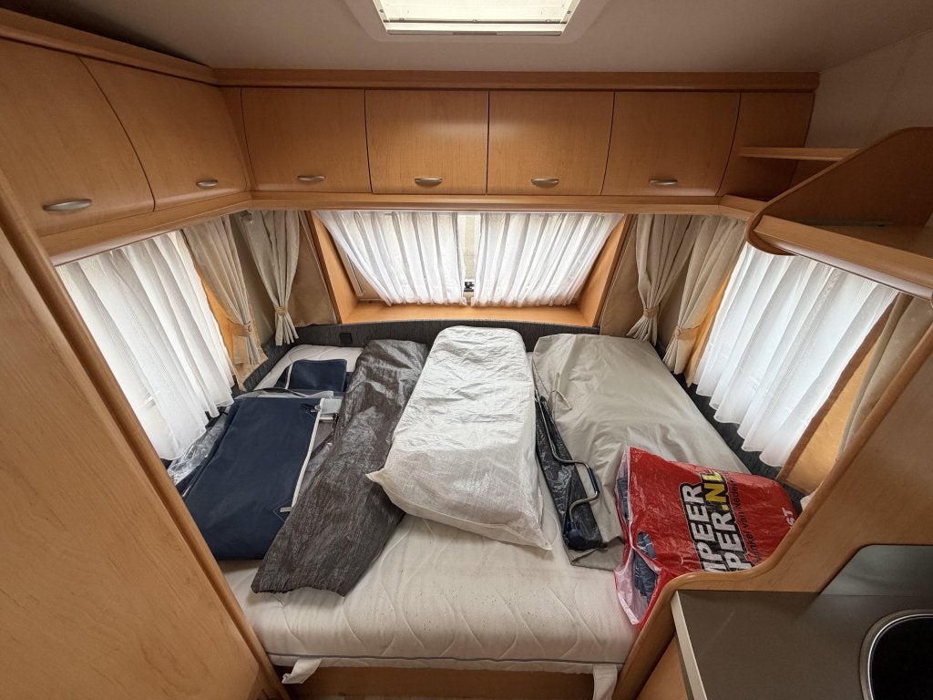 Foto 4 van Hobby De Luxe 400 SF Isabella voortent
