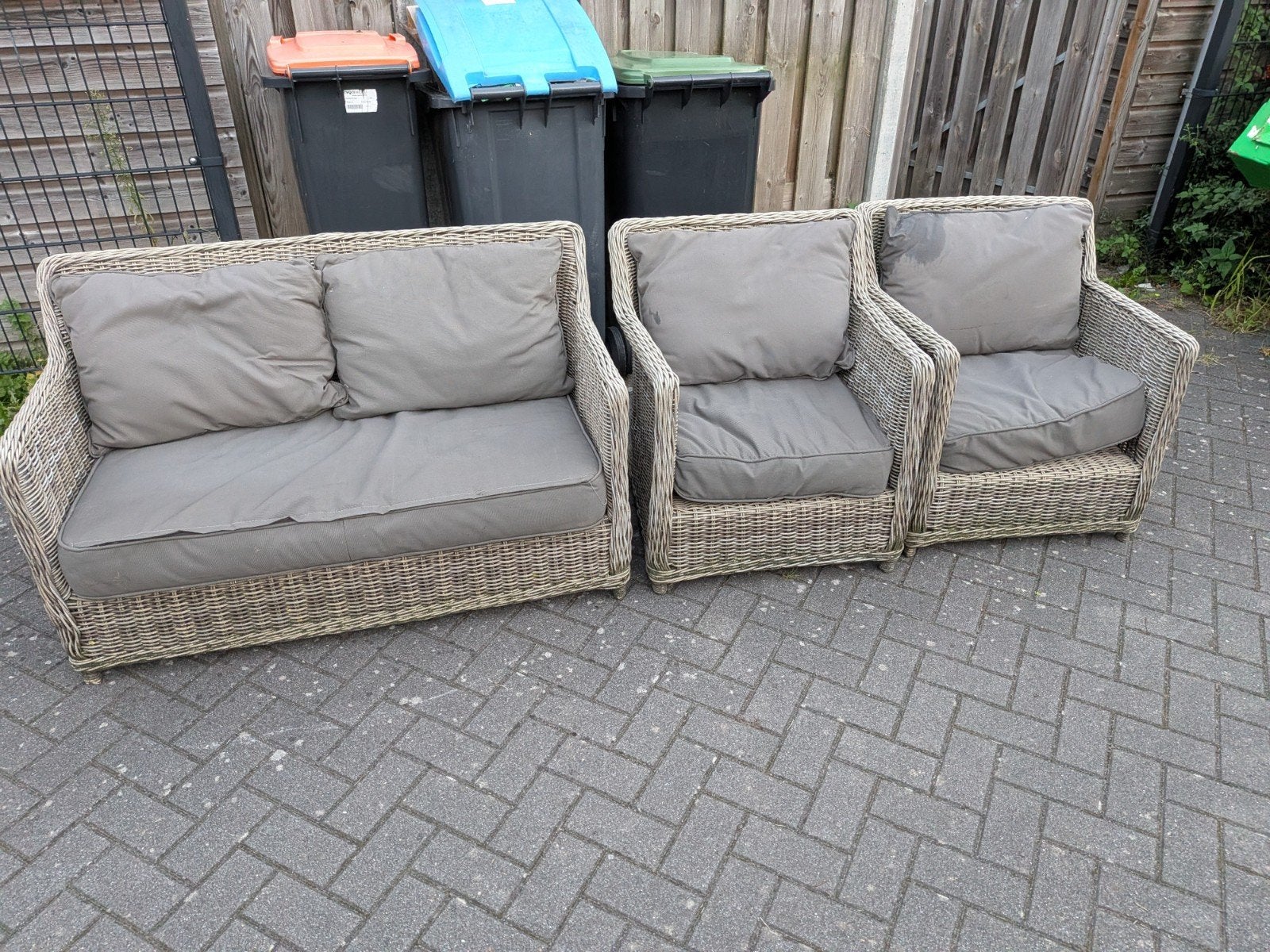 Complete tuinset met bank, fauteuils en tafel, Ophalen, 4 zitplaatsen, Gebruikt, Bank