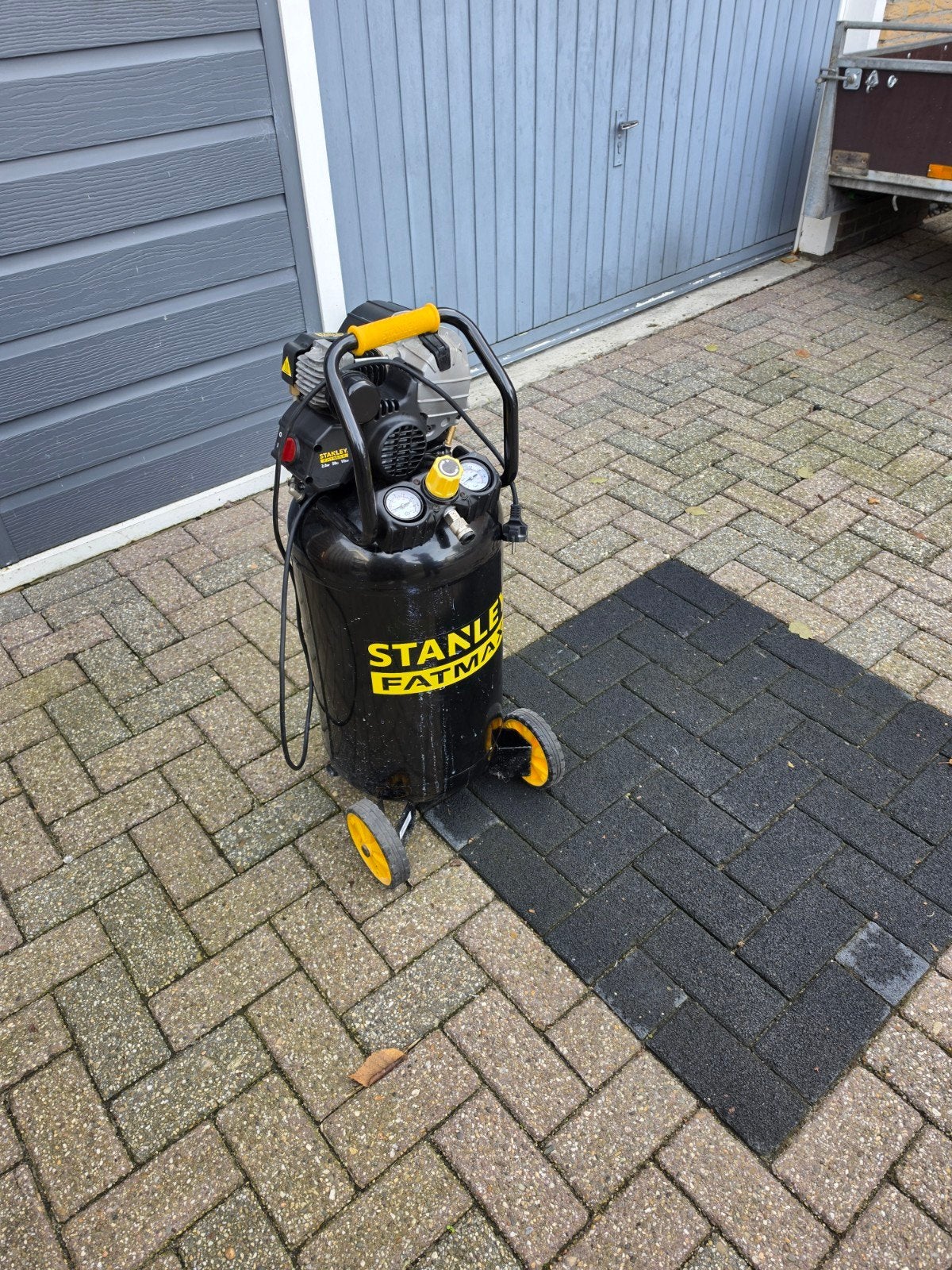 Stanley Fatmax Compressor 2.0pk, 50L, 10 bar, Ophalen, Gebruikt, 10 bar of meer, 25 tot 100 liter