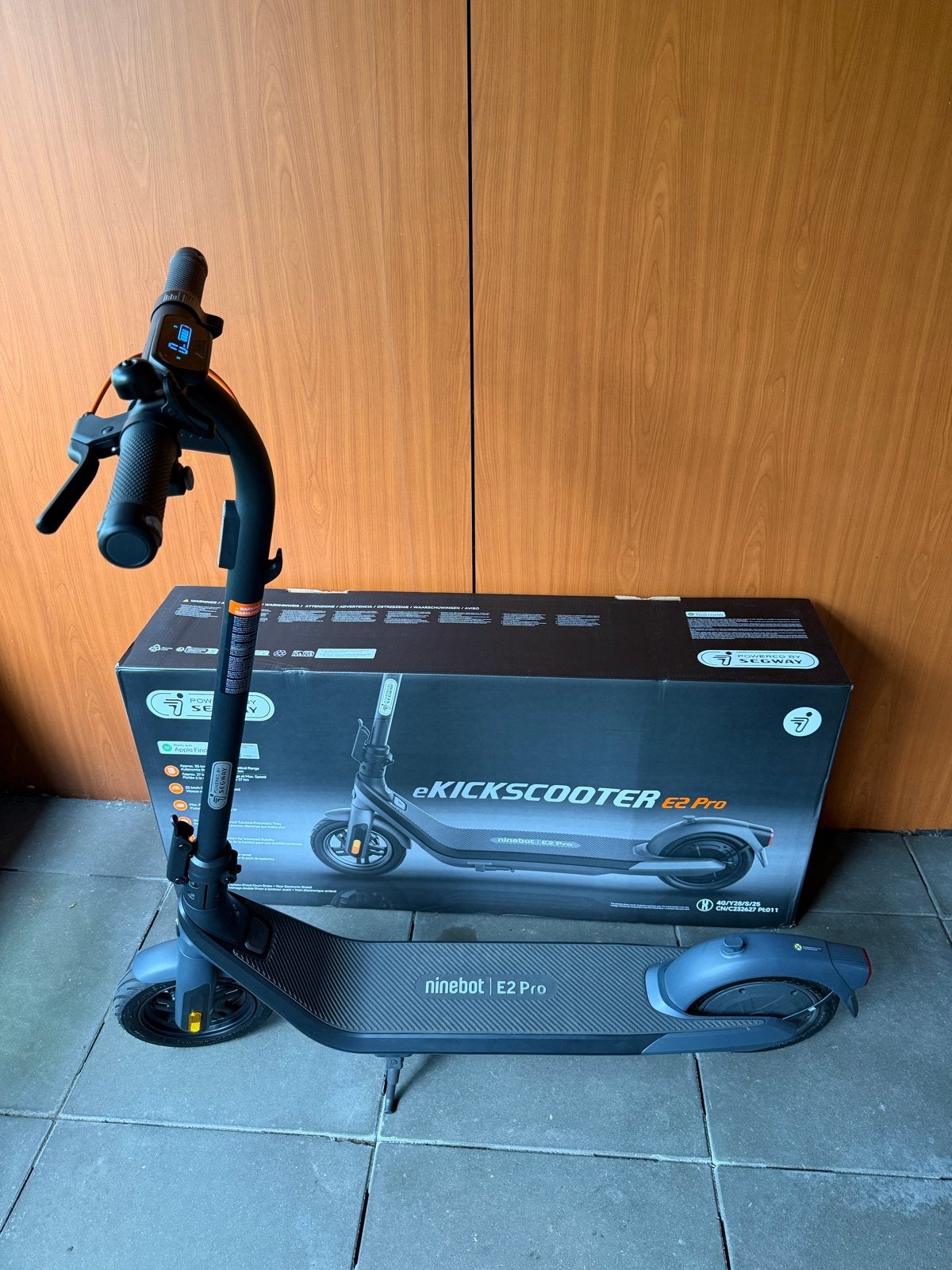 Segway Ninebot E2 Pro elektrische step - Zo goed als nieuw, Fietsen en Brommers, Ophalen, Zo goed als nieuw, Elektrische step (E-scooter)