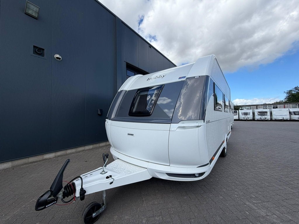 Hobby De Luxe 460 SL Model 2027!, Hobby, Treinzit, Tot en met 3, 2 aparte bedden
