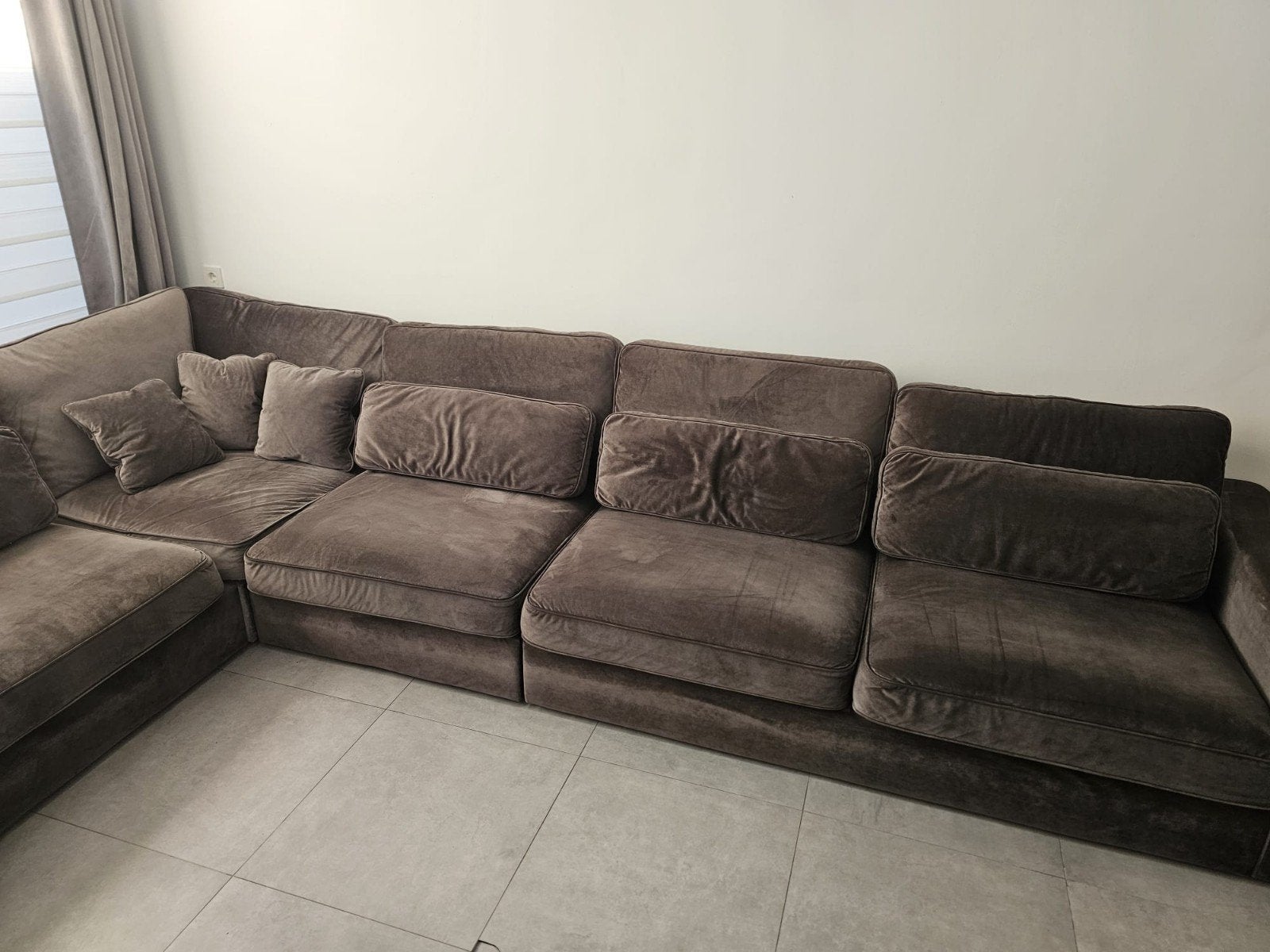 Grote comfortabele hoekbank van grijze stof, Ophalen, Gebruikt, 100 tot 125 cm, Hoekbank