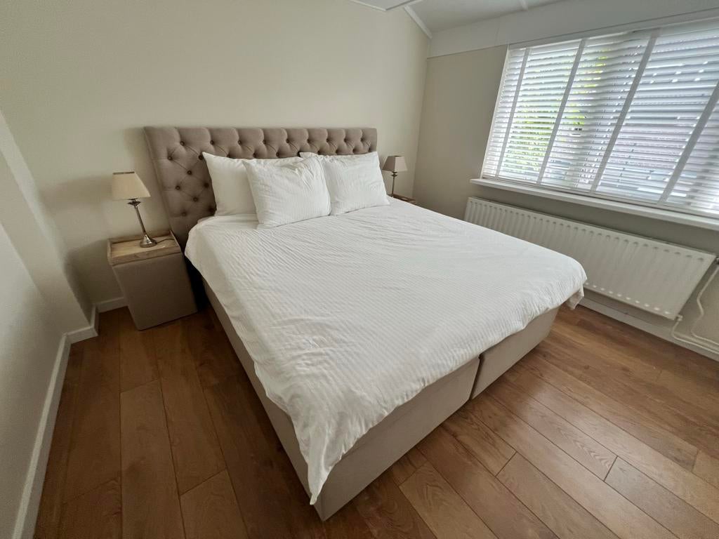 2-persoons boxspring 180cm breed inclusief nachtkastjes, Ophalen, Gebruikt, Tweepersoons, 180 cm