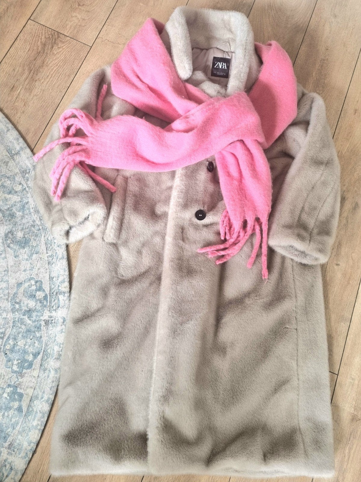 Zara fluffy zachte mantel M met of zonder roze sjaal, Kleding | Dames, Maat 38/40 (M), Zara, Ophalen of Verzenden, Zo goed als nieuw