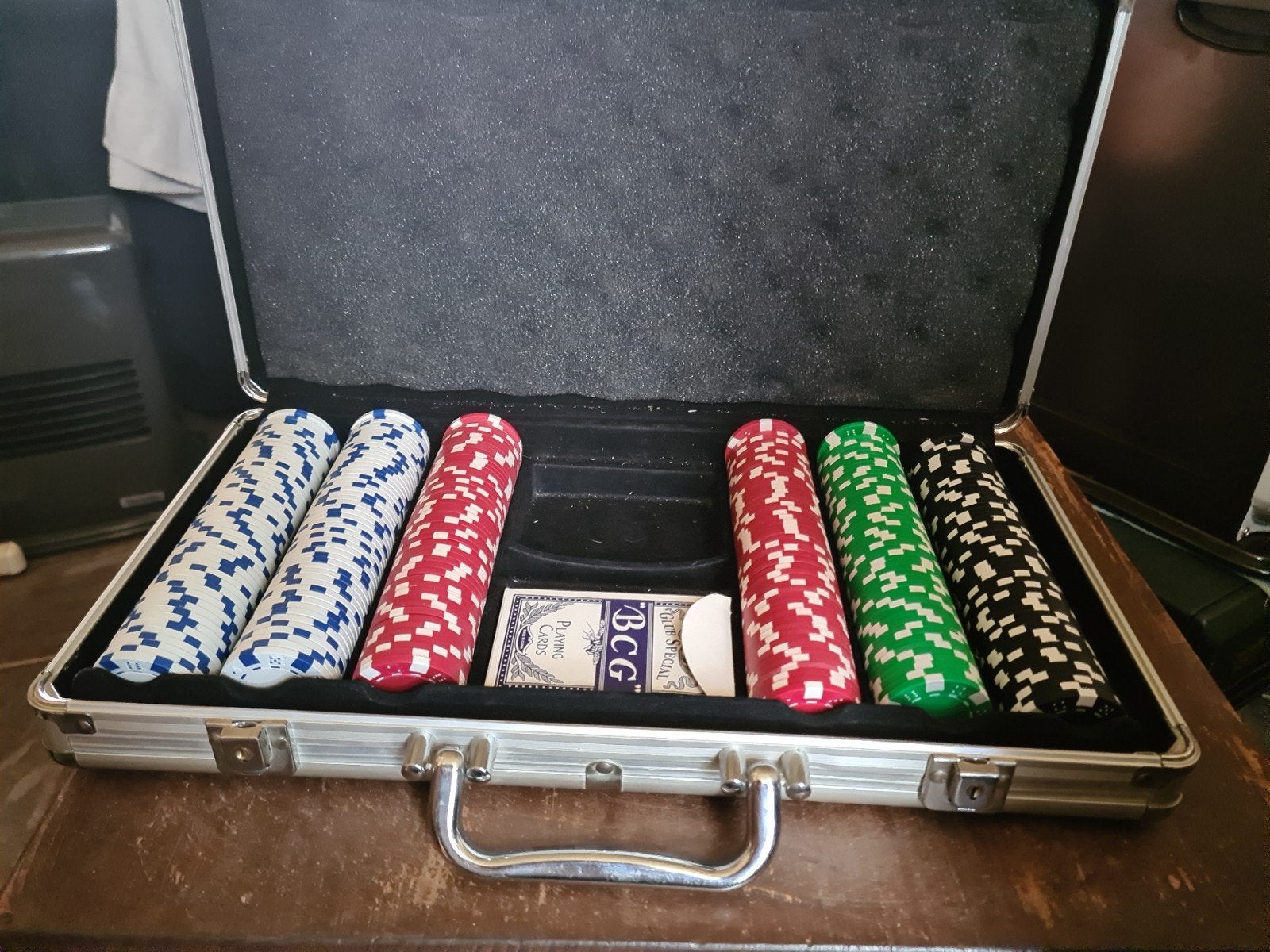 Pokerset in koffer met fiches en kaarten, Vijf spelers of meer, Ophalen, Gebruikt, BCG