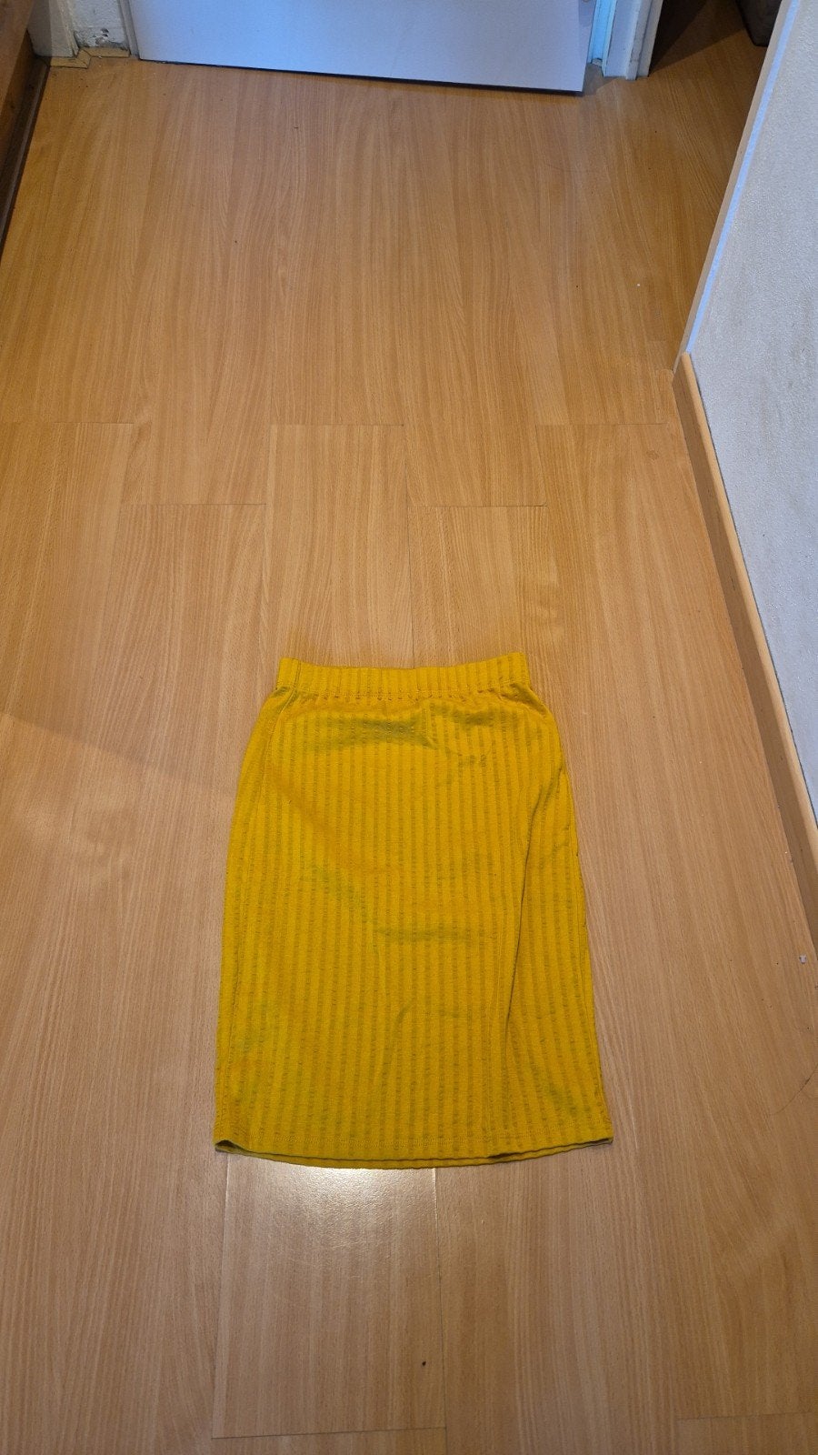 Gele geribbelde mini-rok, Kleding | Dames, Geel, Ophalen of Verzenden, Maat 36 (S), Boven de knie