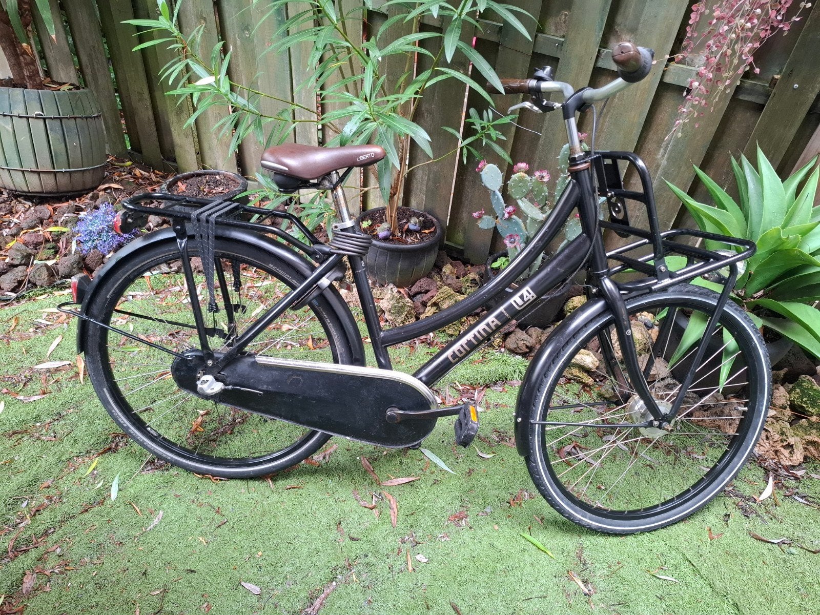Cortina L4 Transport omafiets 26inch
26 inch framsize 47
3 v, 47 tot 50 cm, Ophalen, Gebruikt, Handrem