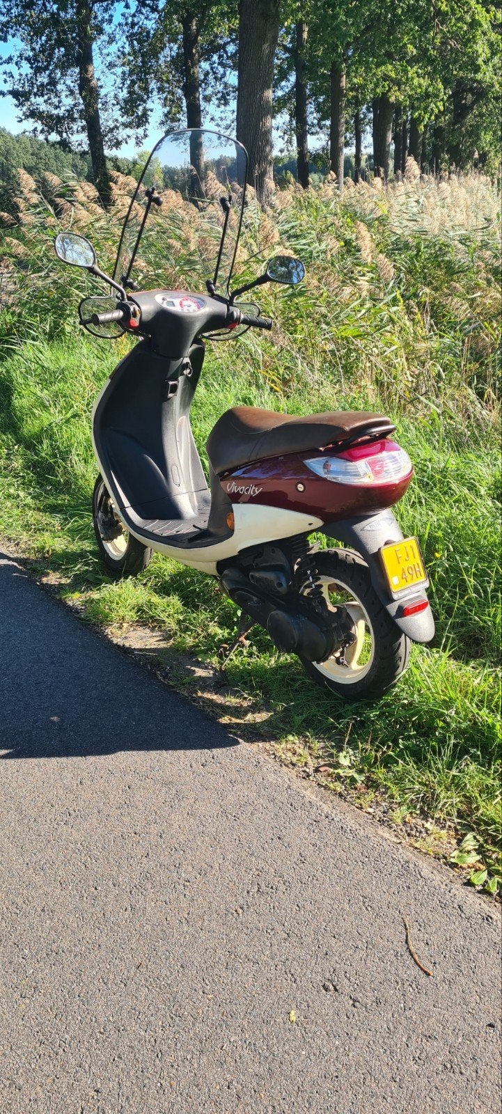 Peugeot vivacity geel kenteken 50cc 2takt 45kmh, Tweetakt, Maximaal 45 km/u, Ophalen of Verzenden, Zo goed als nieuw