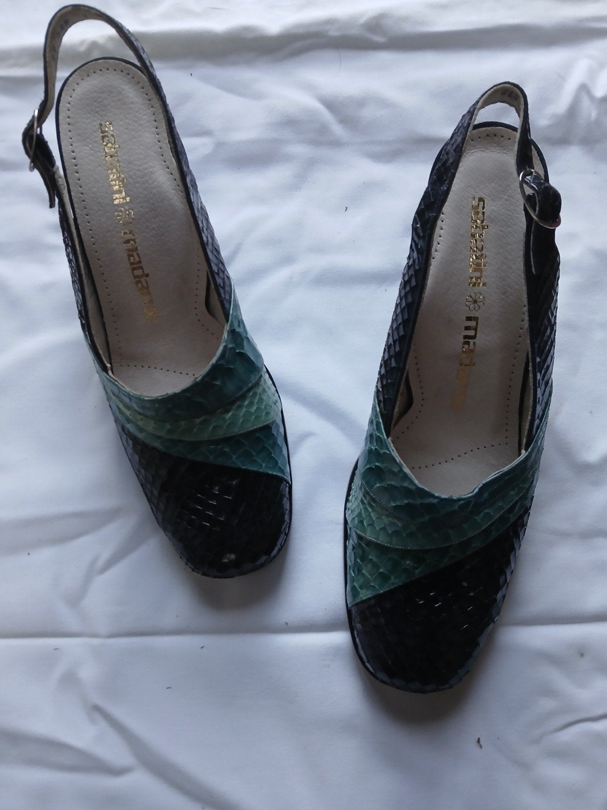 Leuke schoenen zwart met groene tinten in maat 7/40., Ophalen, Zwart, Overige typen, Sabatini Madame