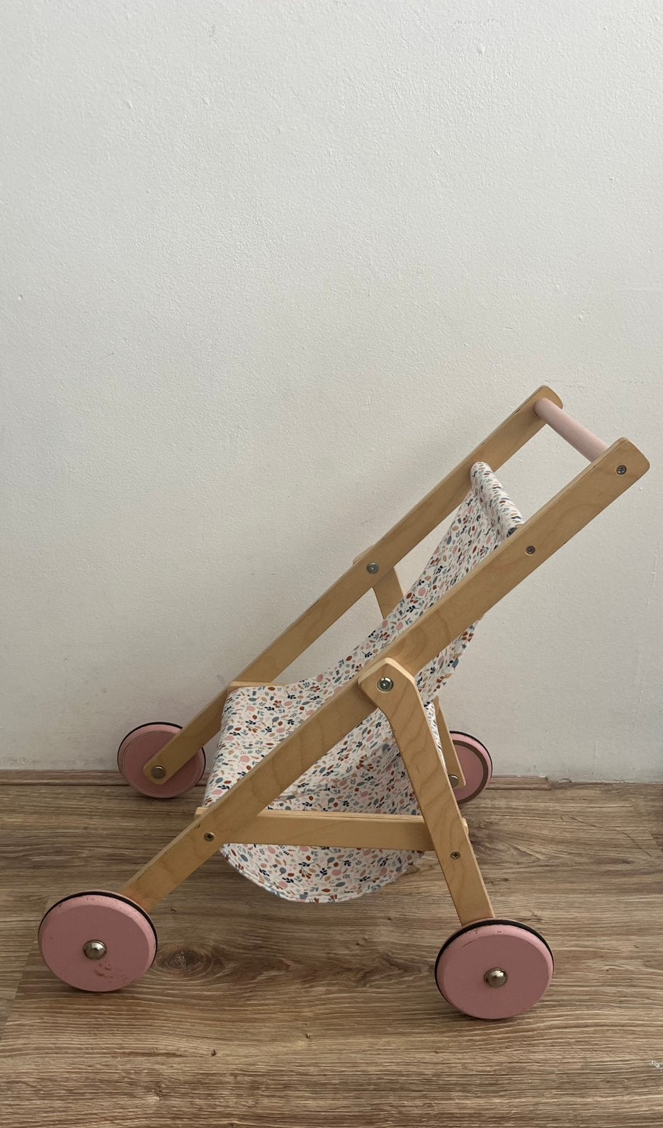 Little dutch houten poppen buggy, Kinderen en Baby's, Speelgoed | Poppen, Ophalen of Verzenden, Zo goed als nieuw, Babypop