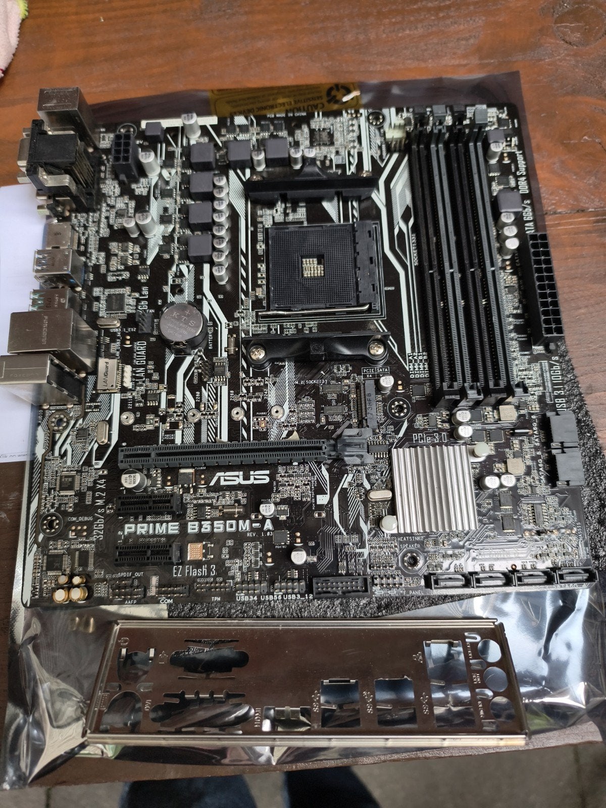 Asus prime B350M-A moederboard DEFECT, Computers en Software, Moederborden, Ophalen of Verzenden, DDR4