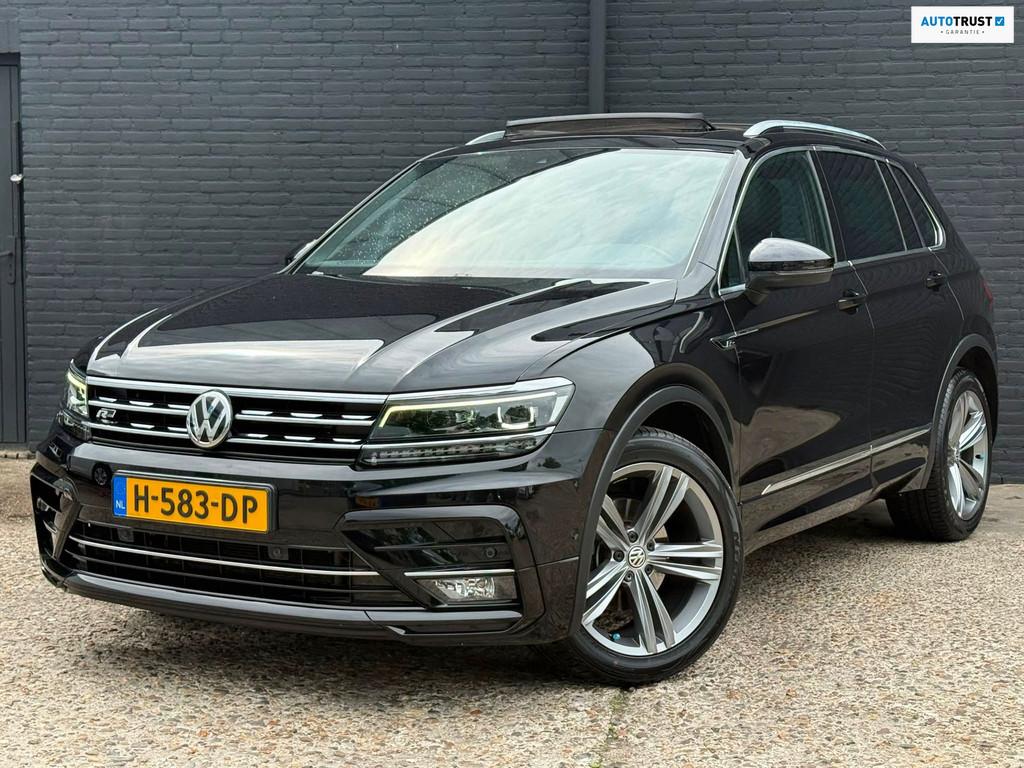 Volkswagen Tiguan 1.5 TSI ACT Highline Business R-LINE| PANO, Auto's, 4 cilinders, 150 pk, Alcantara, Zwart