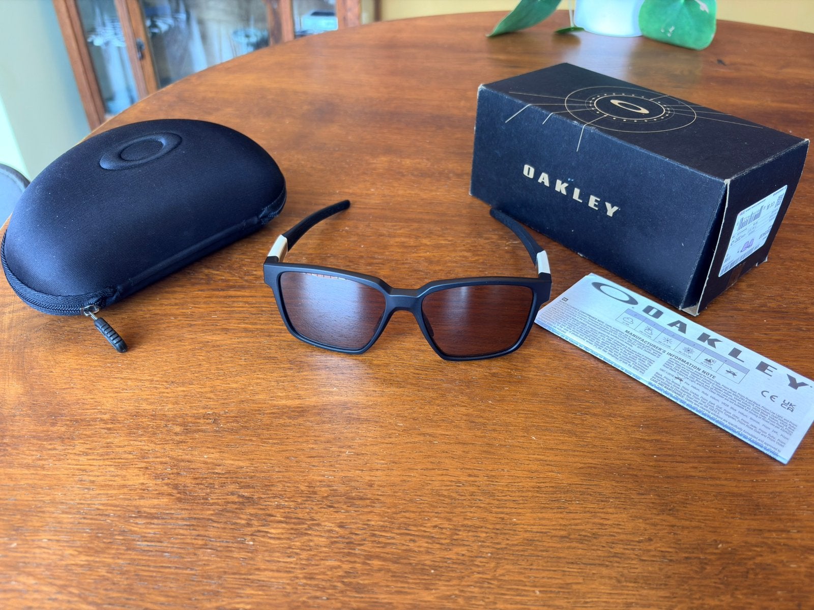 Oakley Aqtuator SQ, Sieraden, Tassen en Uiterlijk, Ophalen of Verzenden, Zo goed als nieuw, Zwart, Oakley