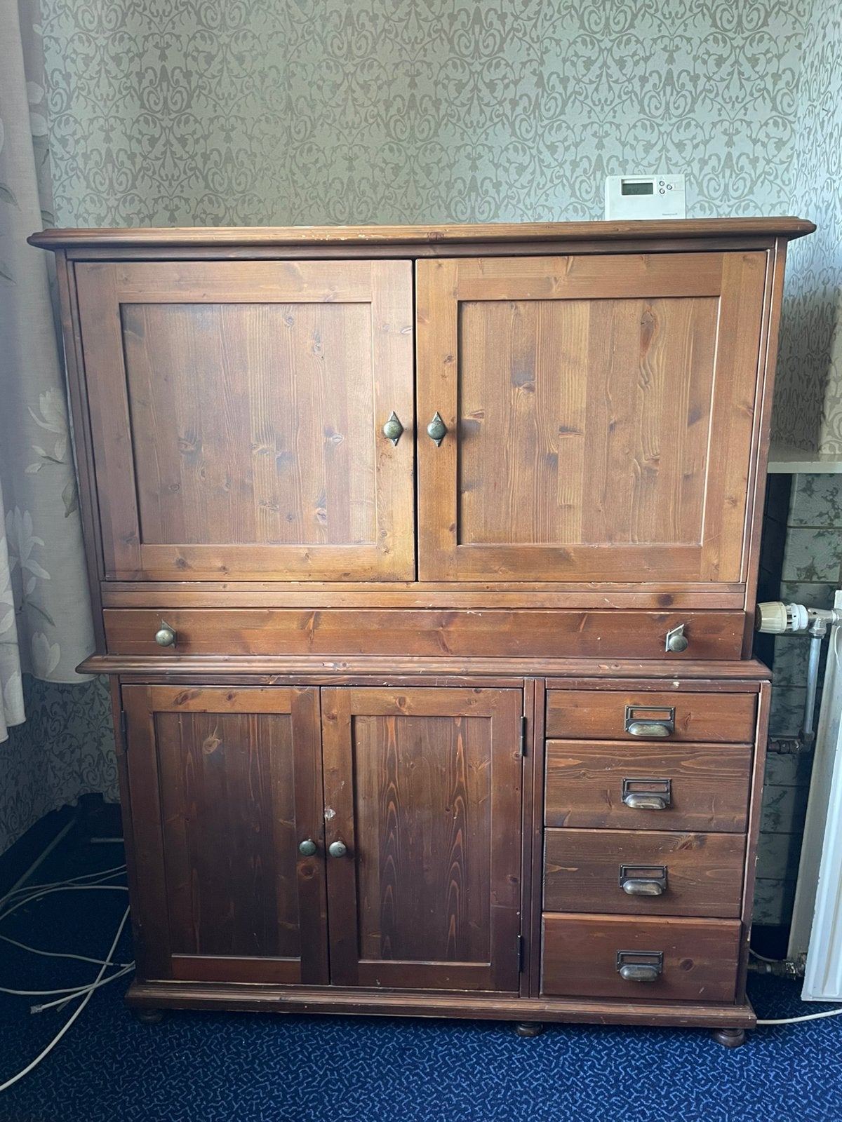 Robuuste massief houten kast met lades en deuren, Ophalen, Gebruikt, 100 tot 150 cm, Met lade(s)