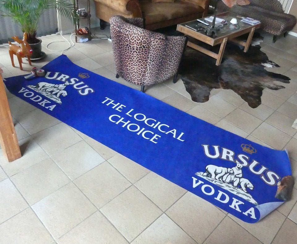 Ursus wodka banner drankreclame vliesstof, Ophalen, Gebruikt, Reclamebord