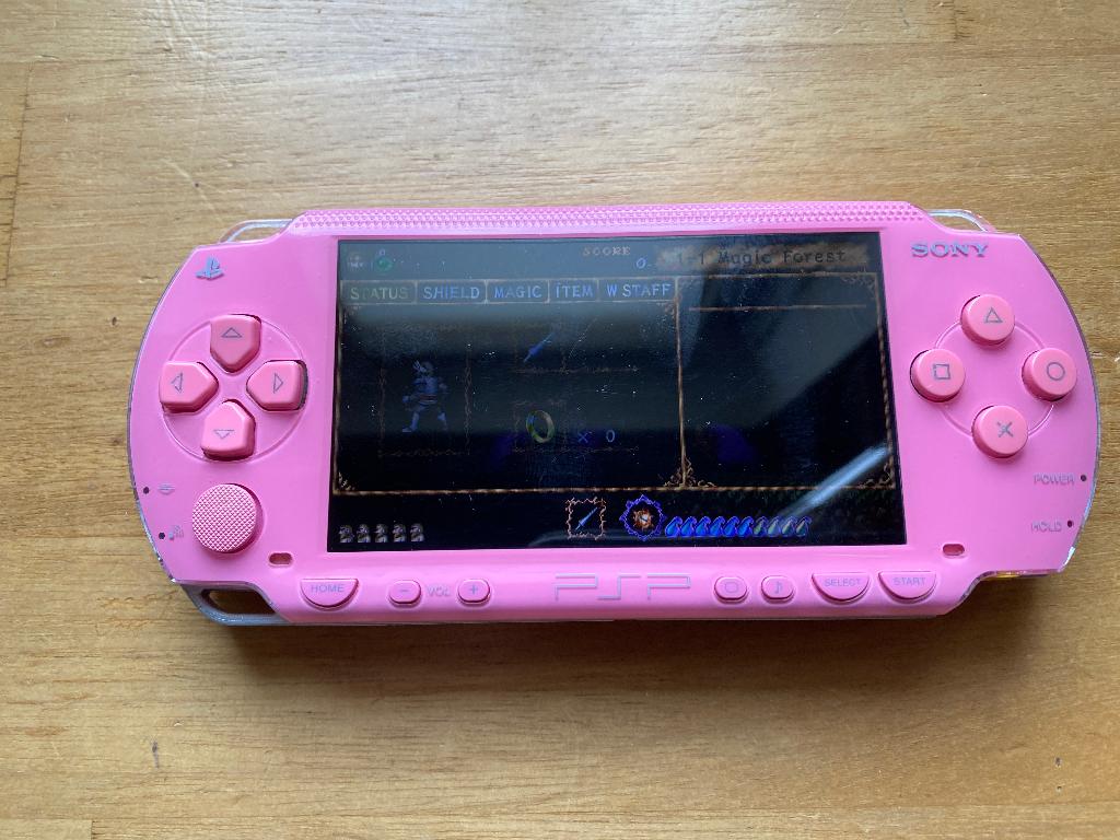 psp console roze 1004, Spelcomputers en Games, Spelcomputers | Sony PSP, Ophalen of Verzenden, Zo goed als nieuw, PSP