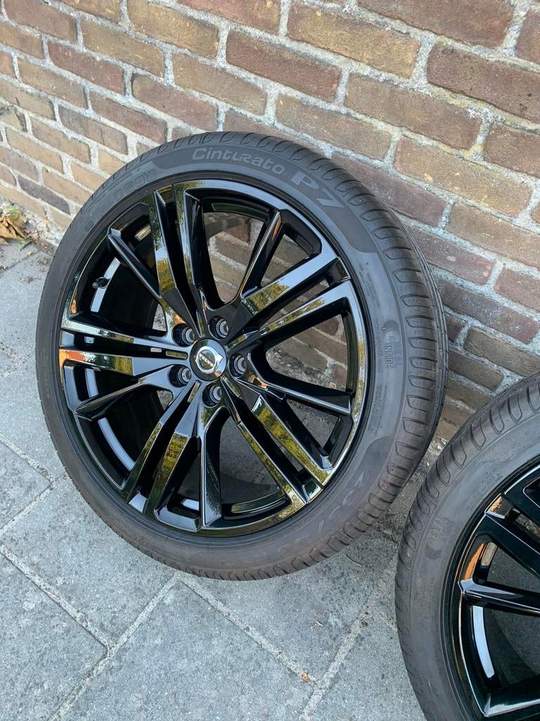 Volvo v60 s60 triple spoke 19” origineel zwart pirelli, Auto-onderdelen, Banden en Velgen, Ophalen, 255 mm, Banden en Velgen, 20 inch