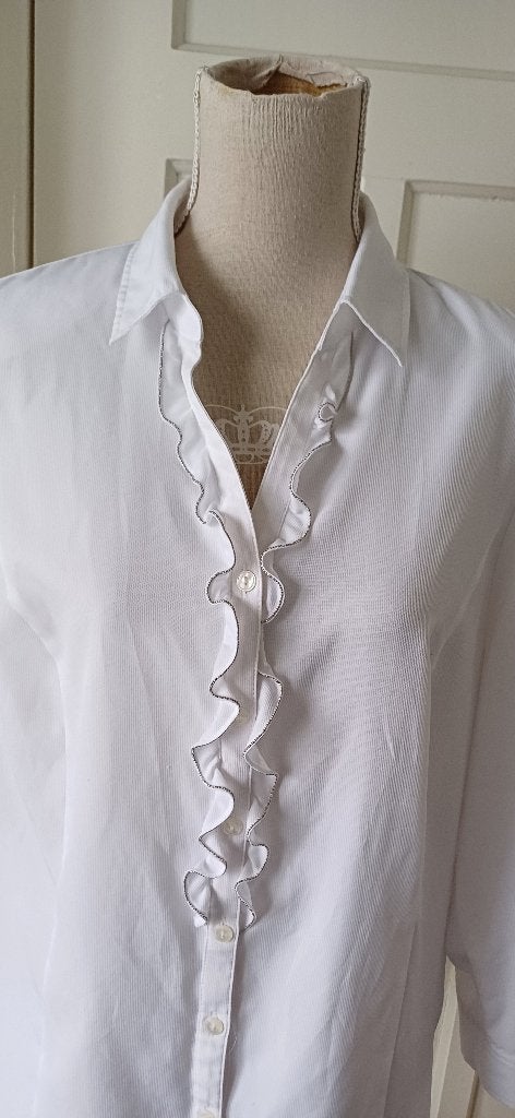 Mooie witte blouse met froezel en zilverrandje, ERFO   mt 44, Verzenden, Wit, Erfo, Maat 42/44 (L)