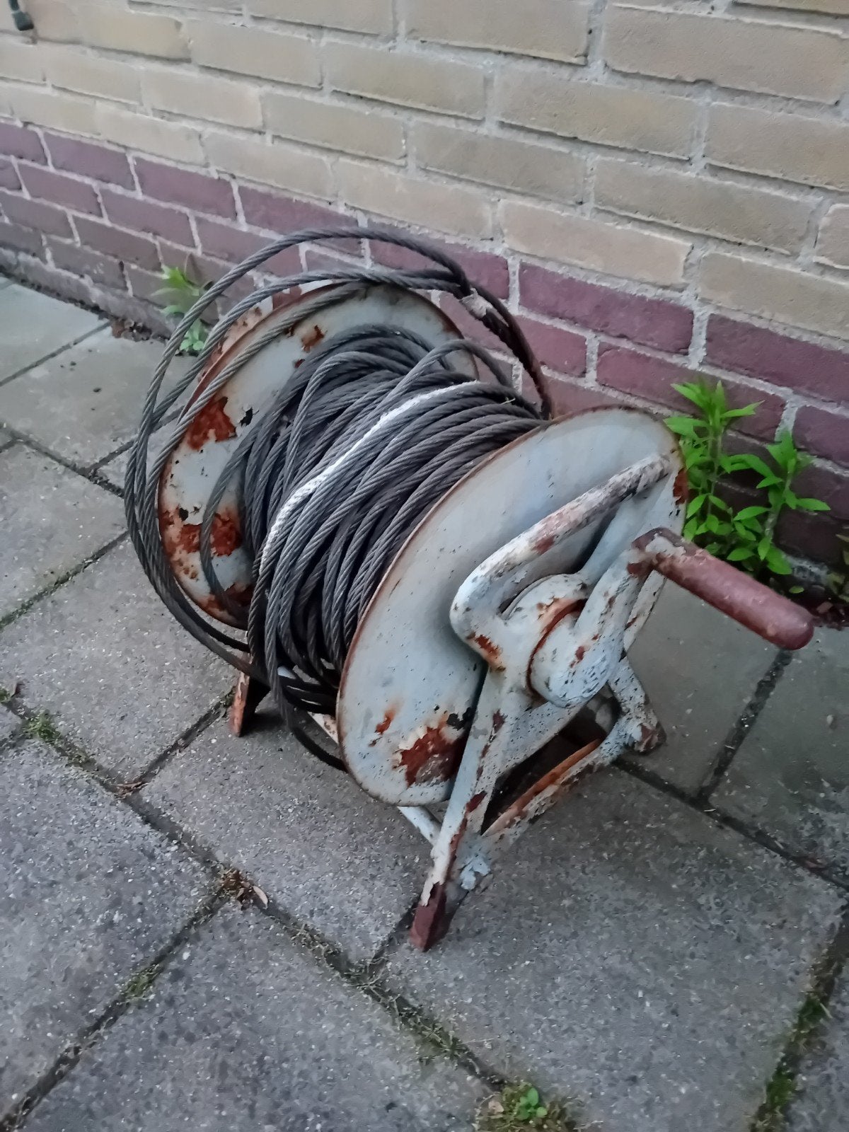 Hand lier, Ophalen, Gebruikt