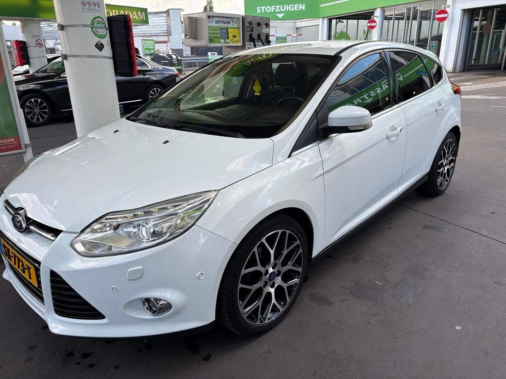 Ford Focus 1.0 Ecoboost 92KW 5D 2013 Wit, Auto's, Ford, Euro 5, 125 pk, Wit, 1200 kg