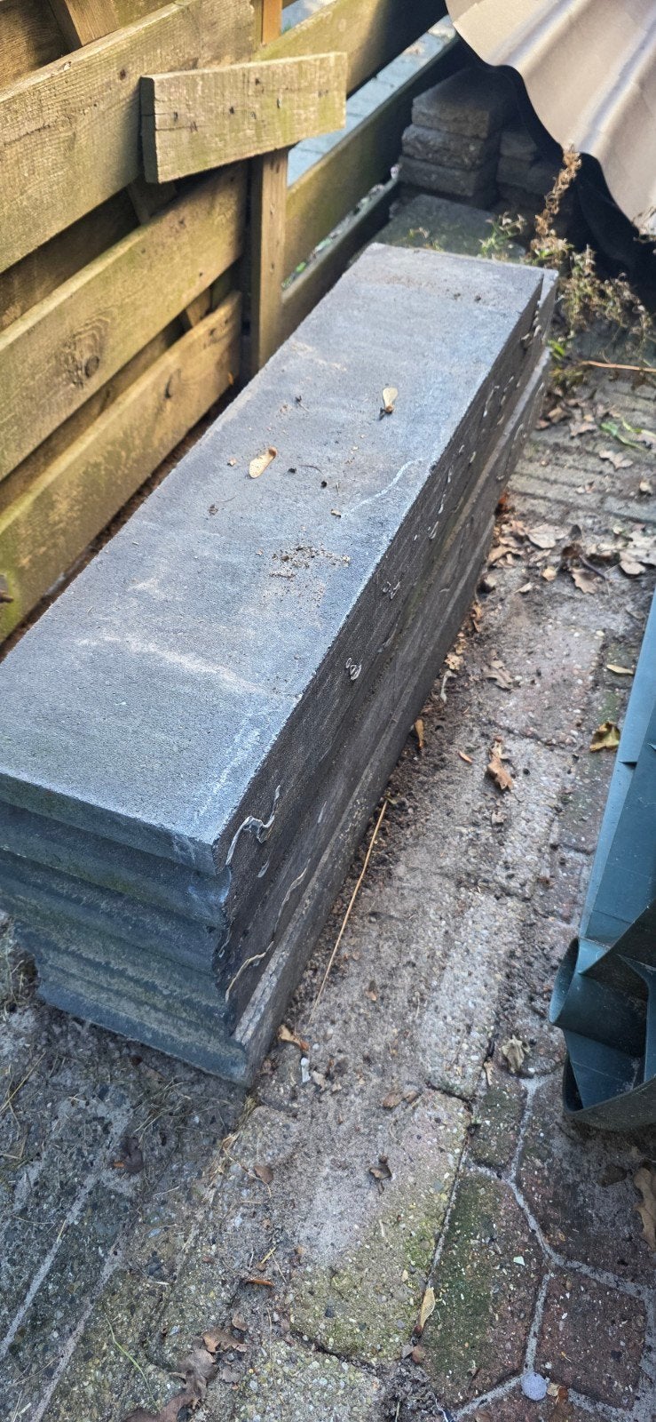4 betonnen opsluitbanden (2 maten) - Gratis af te halen, Ophalen, Gebruikt, Overige typen, Minder dan 5 m²