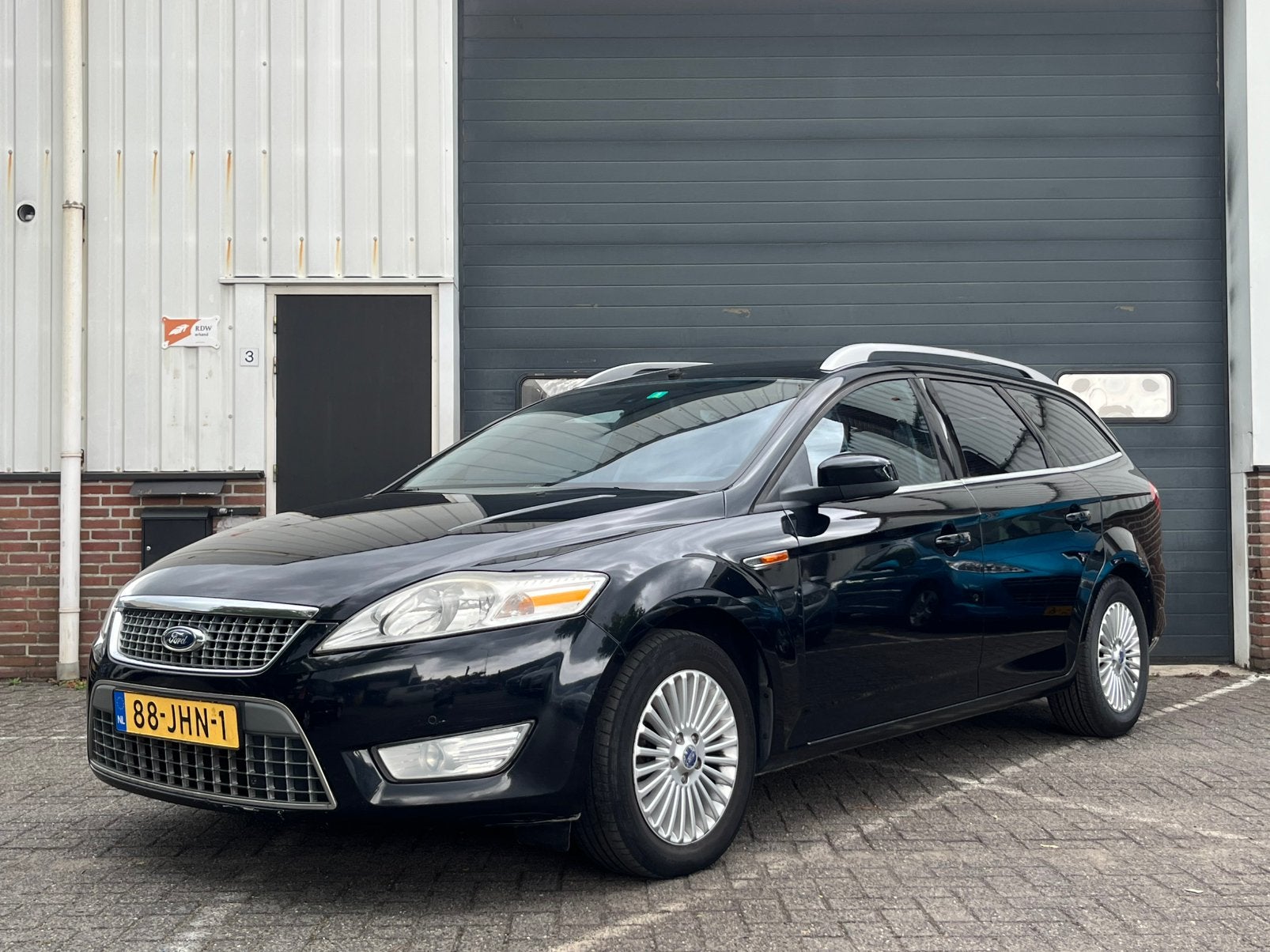 Ford Mondeo 2.0 16V. Apk, airo, parkeersensoren, Auto's, 145 pk, 4 cilinders, Mondeo, Zwart