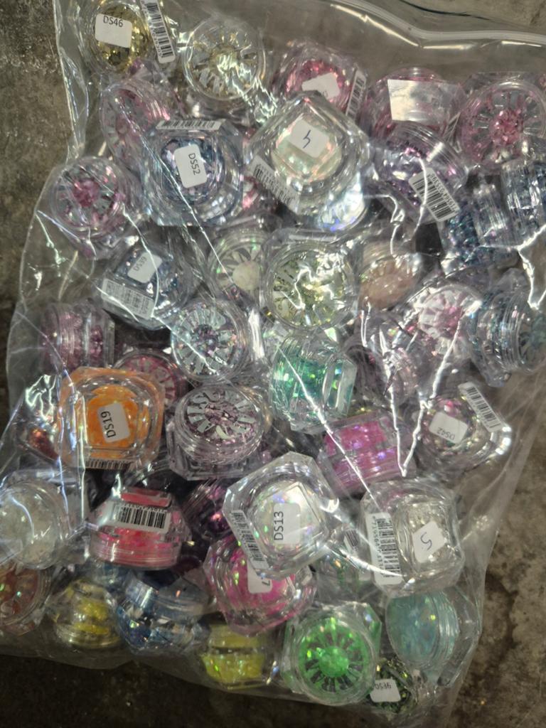 10x nieuw urban nails diamond shape glitters random pick, Overige kleuren, Nieuw, Ophalen of Verzenden, Handen en Nagels