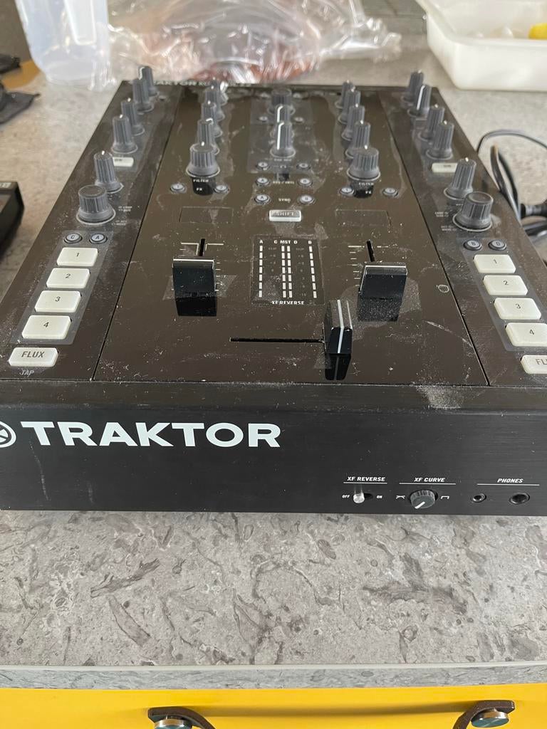 Traktor Kontrol Z2 DJ Mengpaneel - Gebruikt, Muziek en Instrumenten, Mengpanelen, Ophalen, Gebruikt, Minder dan 5 kanalen, Microfooningang