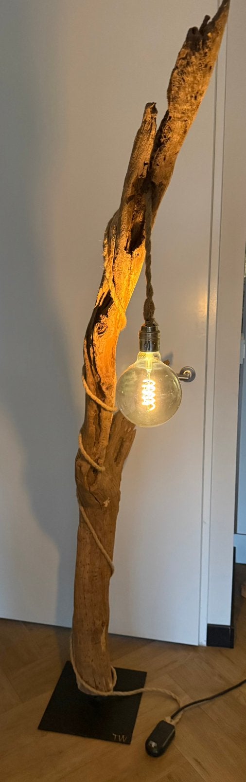 Originele Thomas Woods boomstam vloerlamp 180, Ophalen, Zo goed als nieuw, Hout, 150 tot 200 cm