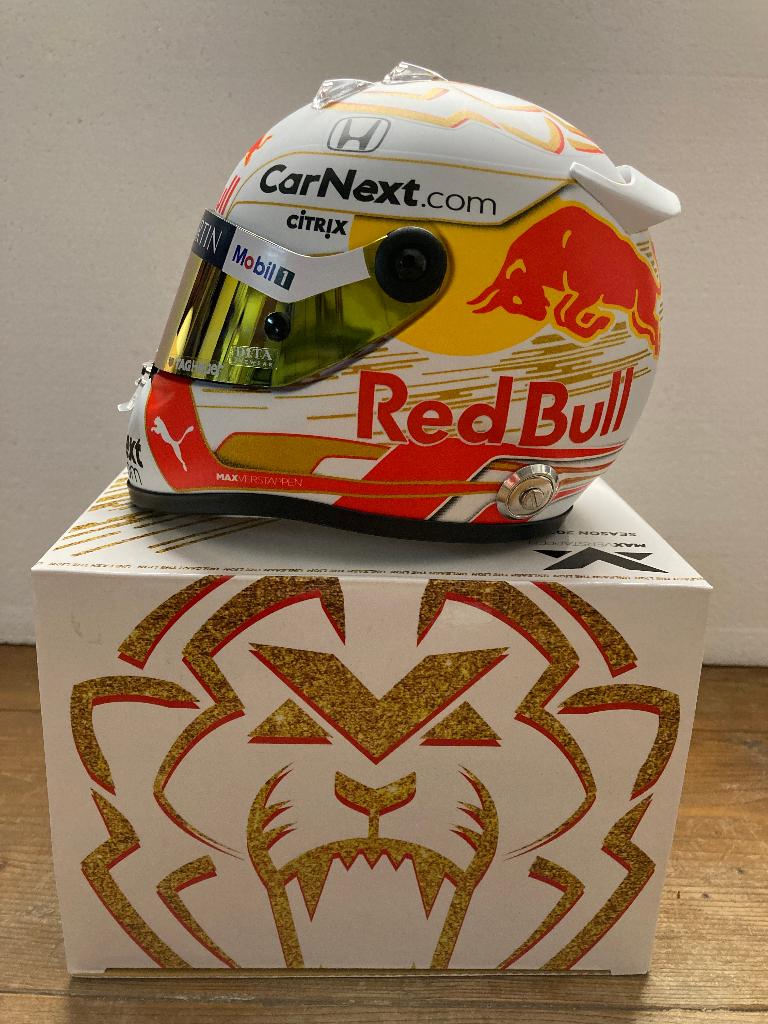 ✅ Max Verstappen 1:2 helm 2020 Fanshop Red Bull Racing RB16, Verzamelen, Automerken, Motoren en Formule 1, Nieuw, Formule 1, Ophalen of Verzenden